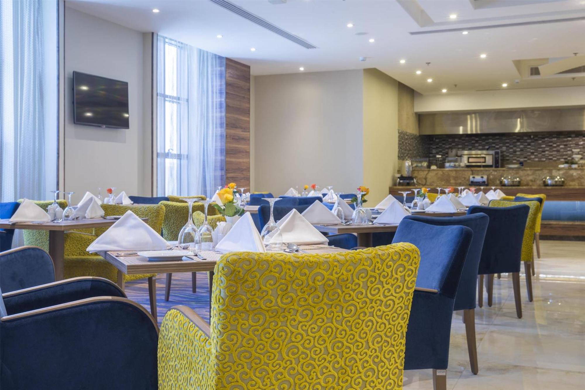ホテル Radisson Blu Plaza ジェッダ エクステリア 写真